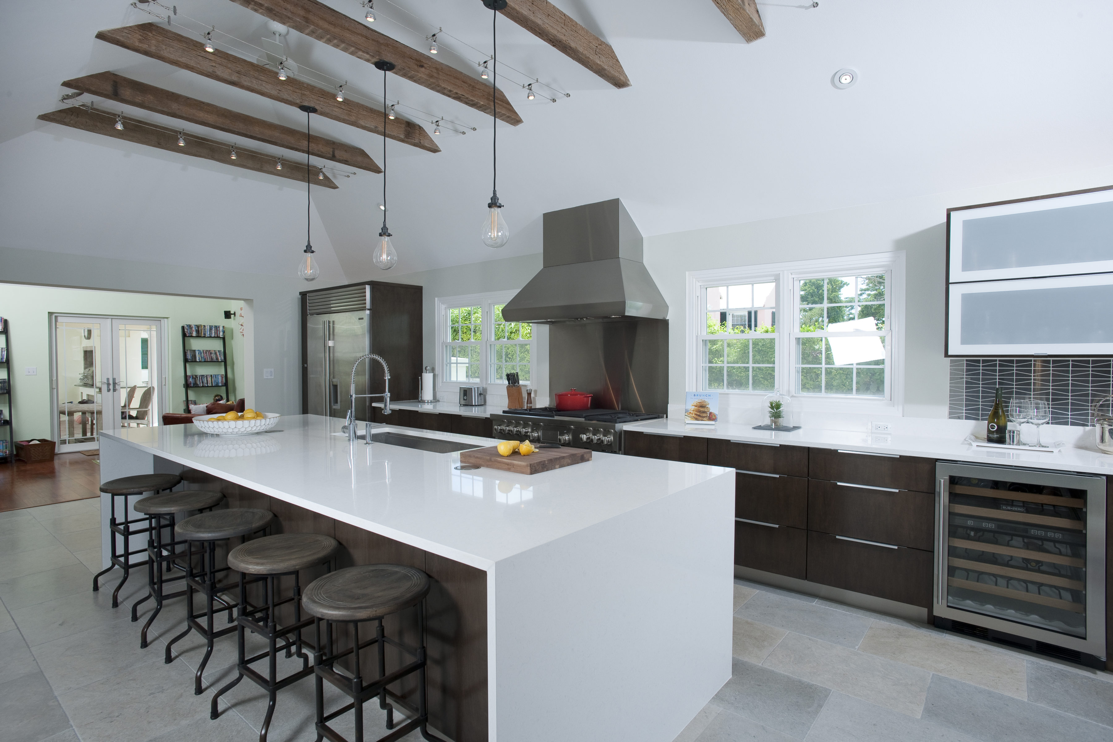 Christiana Unveils Frameless Line International