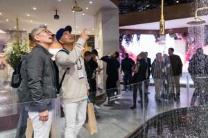 Attendee discovering the latest bath products at KBIS 2023