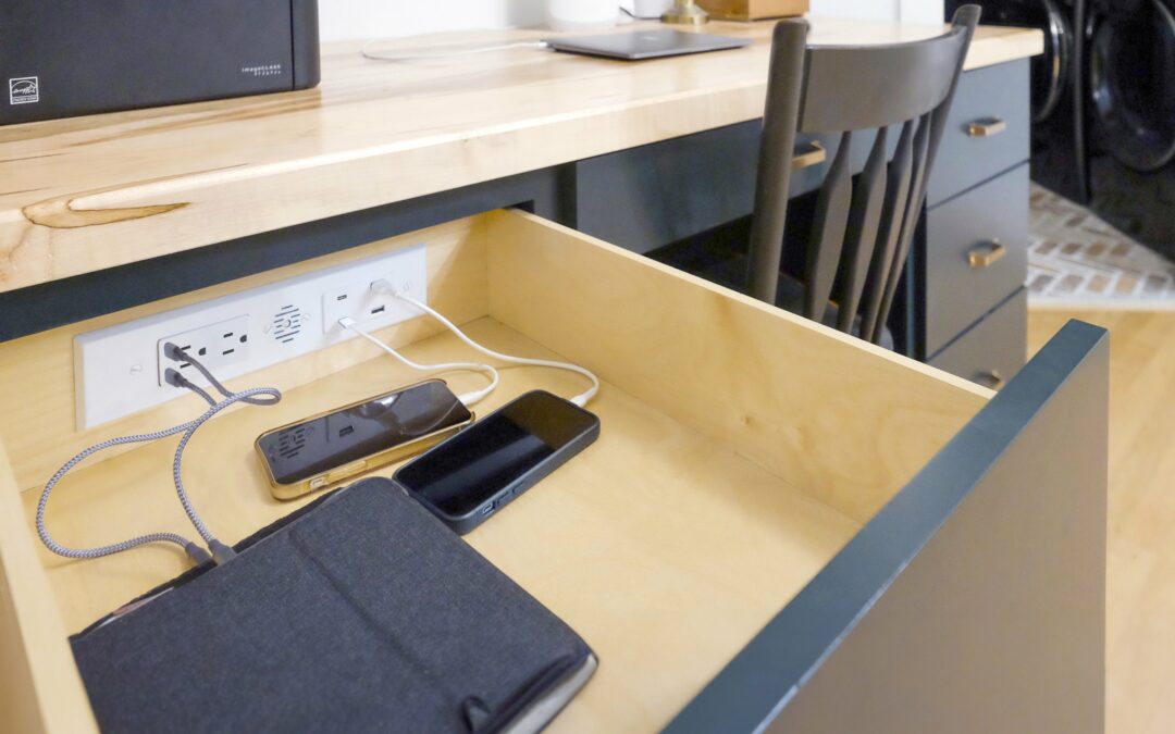 Docking Drawer Introduces Short Cord Bundles