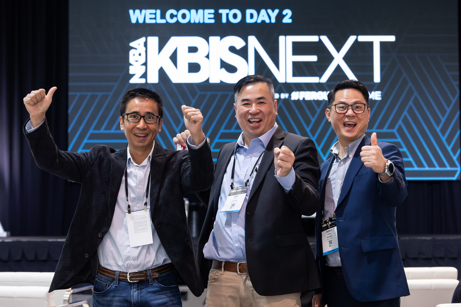 A crowd looks on at an engaging presentation at KBIS 2024 Global Connect Lounge