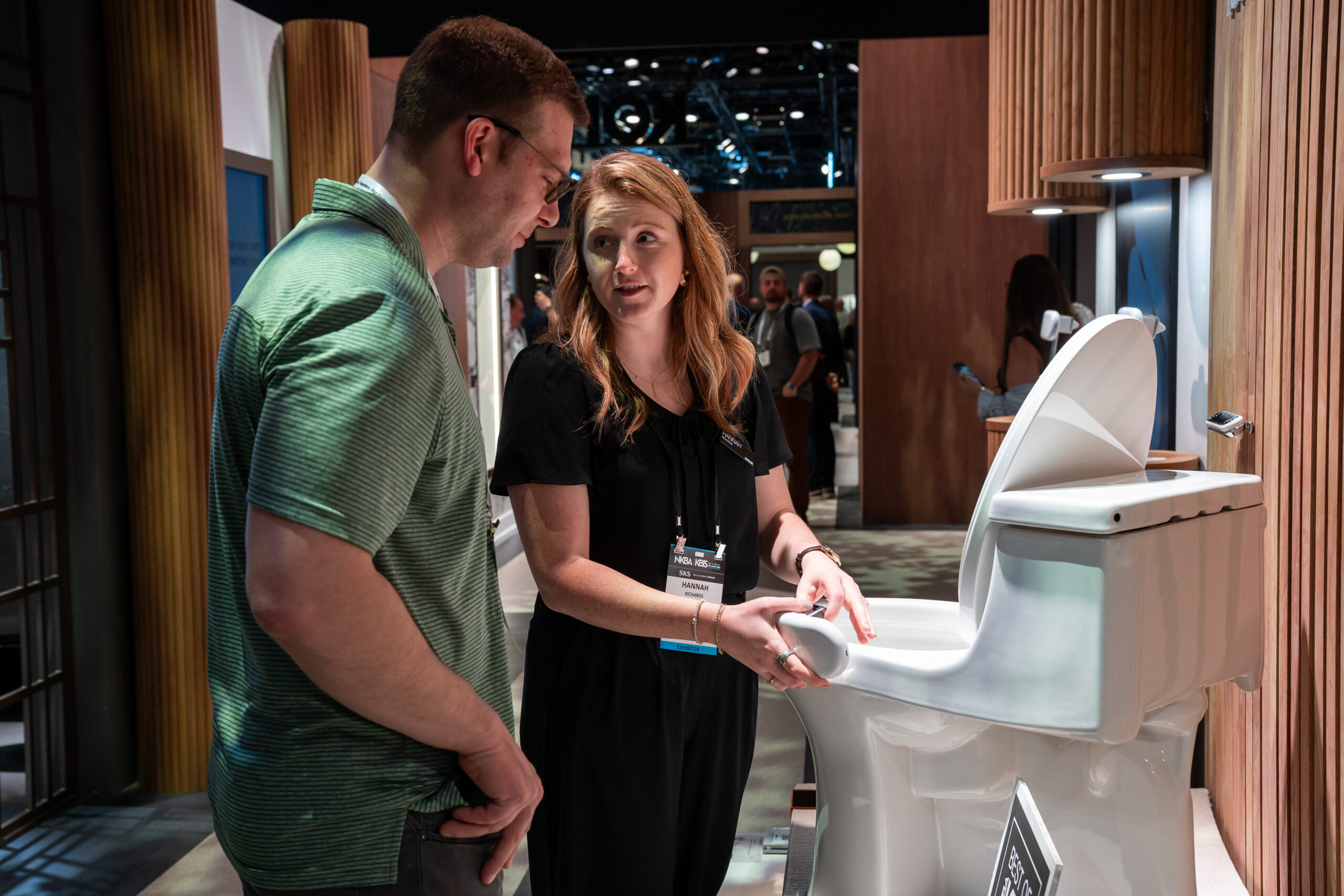 A energetic discussion at the Global Connect Lounge at KBIS 2024